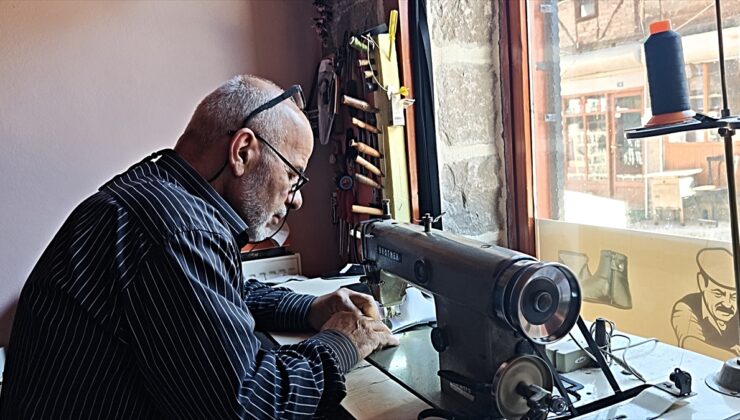 Ayakkabı ustası, çocukken başına geçtiği tezgahından 59 yıldır ayrılmadı