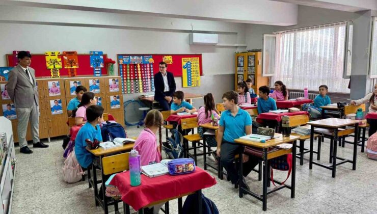 Aydın Bozdoğan’da Kaymakam Sözen, Haydere İlkokulu ve Ortaokulu’nu ziyaret etti