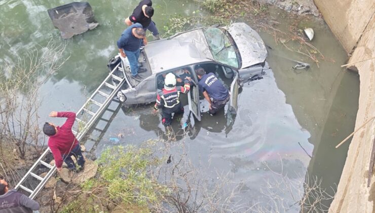 Aydın Karacasu’da otomobil baraj tahliye kanalına düştü, 2 kişi yaralandı