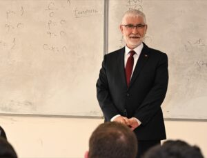 BAİBÜ Rektörü Prof. Dr. Faruk Yiğit, 2026-2027 eğitim öğretim yılı mesajını yayımladı