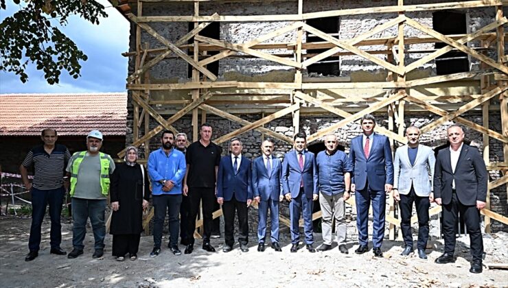 Bakan Yardımcısı Boyraz, restorasyonu süren Tarihi Derbent Tren Garı’nı inceledi