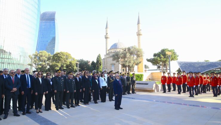 Bakü’nün kurtuluşunun 108. yıl dönümü dolayısıyla Türk Şehitliği’nde tören düzenlendi