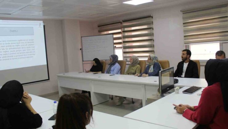 Bayburt Sosyal Hizmet Merkezi Müdürlüğü aylık toplantıda vaka tahlili gerçekleştirdi