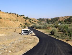 Bitlis’te Köy Yolları Sıcak Asfaltla Konfora Kavuşuyor