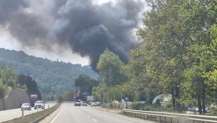 Bursa Osmangazi’de düğün salonundaki yangın hasara yol açtı, sebebi araştırılıyor