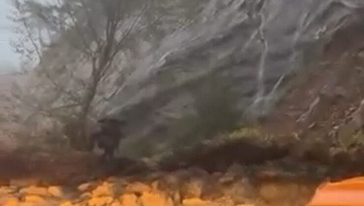 Bursa Uludağ yolunda heyelan oluştu, Karayolları ekipleri ulaşıma açtı