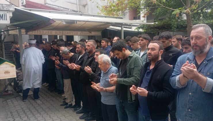 Bursa’da trafik kazasında yaralanıp ölen motosiklet sürücüsü Orhangazi’de defnedildi