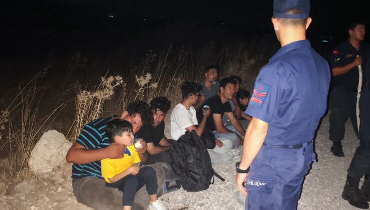 Çeşme’de 18 Düzensiz Göçmen Kurtarıldı