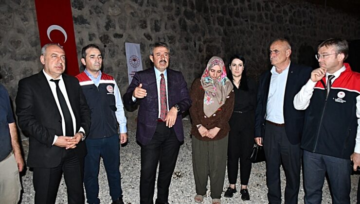 Cizre’de kadın yetiştiriciye 100 koyun teslim edildi, törene AK Parti vekili katıldı