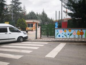 Çocuğunu almaya gitmişti! Okul bahçesinde eşinin bıçakladığı genç kadın hayatını kaybetti