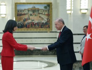 Cumhurbaşkanı Erdoğan güven mektuplarını sunan büyükelçileri kabul etti