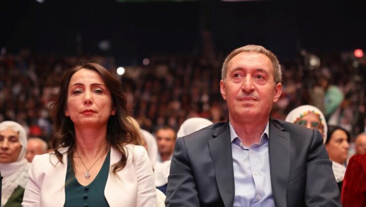 DEM Parti Eş Başkanları, Manisa Turgutlu’da okul önünde saldırı için soruşturma istedi