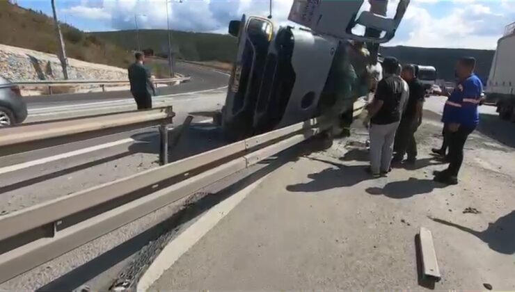 Devrilen beton mikserinin sürücüsü yaralandı