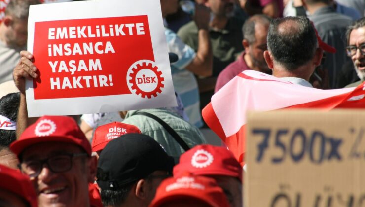 DİSK, AYM önünde yaşamını yitiren emekli polis için emekli aylığı artışı istedi