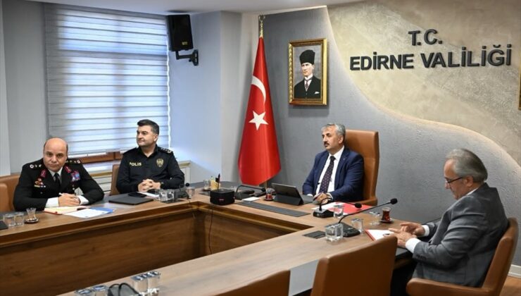 Edirne Valisi Sezer, 81 ilin katıldığı okul güvenliği toplantısında yer aldı