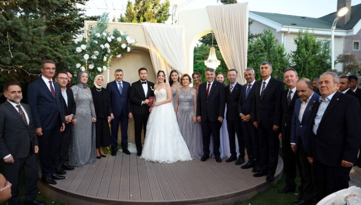 Edirne Valisi Sezer, Emniyet Müdürü Karaburun’un Kızının Düğününe Katıldı