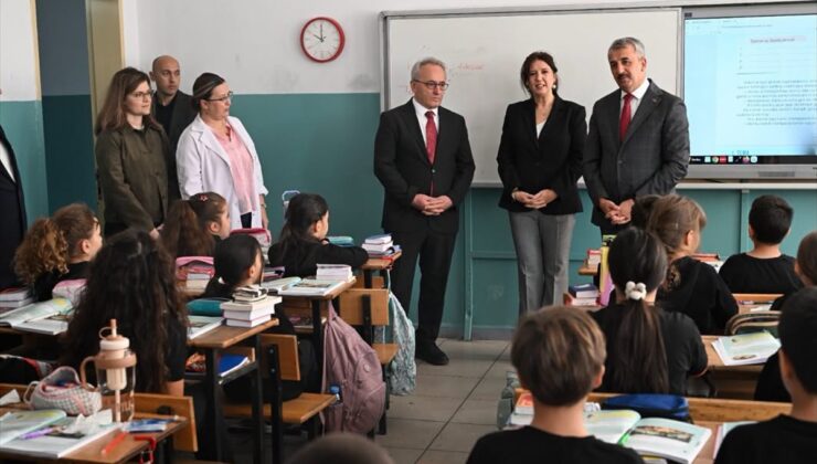 Edirne Valisi Sezer, Mehmet Ruşen Erkurt Ortaokulunda öğrencilerle buluştu