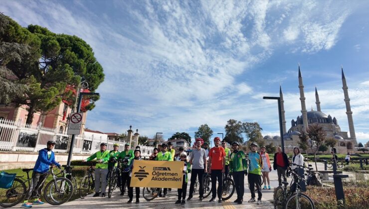 Edirne’de öğretmenler yeni eğitim yılı başlangıcında sağlık için pedal çevirdi