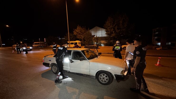 Elazığ’da polis, öğrenci yurtları ve üniversite çevresinde güvenlik uygulaması yaptı