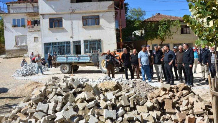 Emet Kaymakamı Başkapan, Eseler’de süren üst yapı çalışmalarını yerinde inceledi