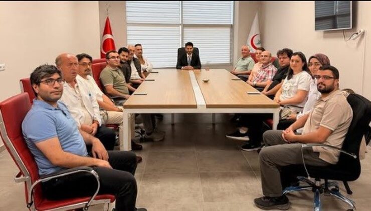 Erzincan Mengücek Gazi Hastanesi Başhekimi, dahiliye hekimleriyle toplantı yaptı