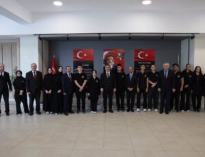 Erzincan Valisi Aydoğdu, Elaattin Elmas Anadolu İmam Hatip Lisesini ziyaret etti