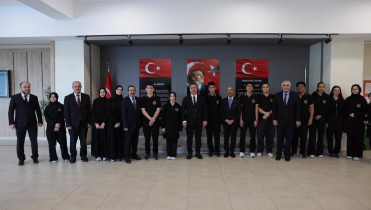 Erzincan Valisi Aydoğdu, Elaattin Elmas Anadolu İmam Hatip Lisesini ziyaret etti