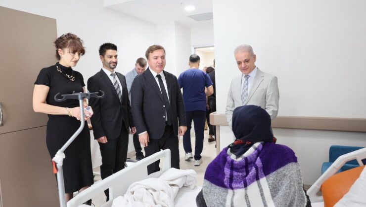 Erzincan Valisi Aydoğdu, Mengücek Gazi Hastanesi’nde hastaları ziyaret etti