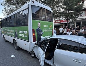 Erzincan’da belediye otobüsüne çarpan otomobilin sürücüsü ağır yaralandı