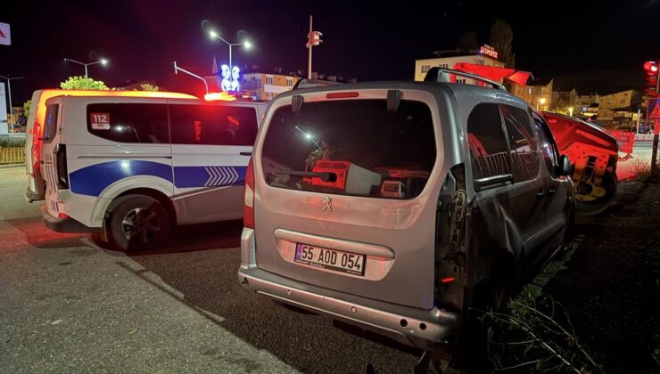 Erzurum’da hafif ticari araca çarpan motosikletin sürücüsü ağır yaralandı