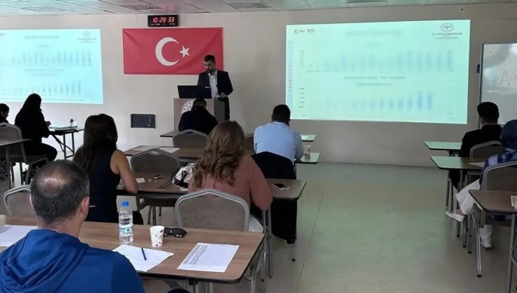 Eskişehir İl Ambulans Servisi toplantıda başarılı ekiplere teşekkür belgesi verdi