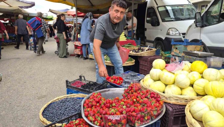 Eskişehir’de sonbaharda tezgahlarda kilosu 100-200 TL olan çilek ilgi görüyor