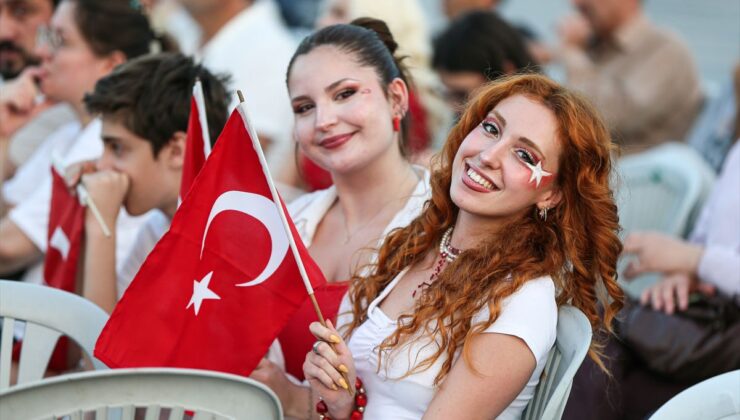 Filenin Sultanları İçin Meydanlarda Büyük Coşku
