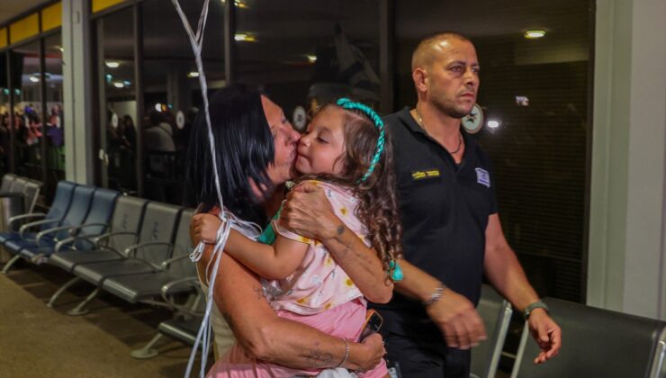 Flydubai yolcularını taşıyan uçak Tel Aviv’e indi, kaptanın bıçaklandığı iddia edildi