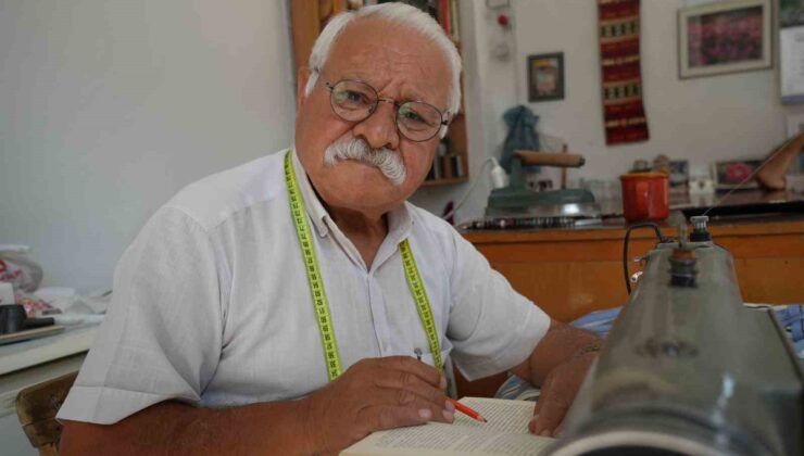 Gaziantep’te 68 yaşındaki Nezir Canpolat, 55 yıldır terzilik yapıyor, kitap okuyor
