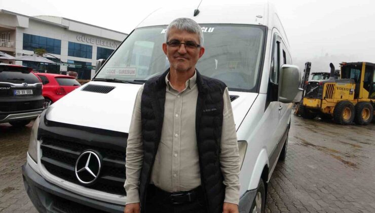 Giresun Güce’de Ömer Kara, kelimeleri ve türküleri tersten söylüyor