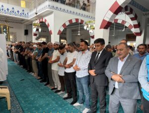 Girne’deki kazada kaybolan Demir kardeşlerin Reyhanlı’da gıyabi cenaze namazı kılındı