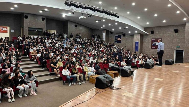 GSB Eskişehir yurtlarında yeni öğrencilere uyum ve iletişim toplantısı yapıldı