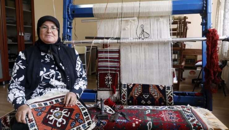 Halı dokumacılığını 8 yaşında öğrenen Ayşe Taç, 61 yaşında yeni nesillere öğretiyor
