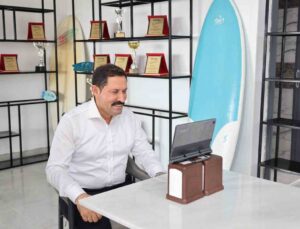 Hatay Valisi Masatlı, 5 Samandağlı sörfçüye Avrupa Şampiyonası’nda başarı diledi