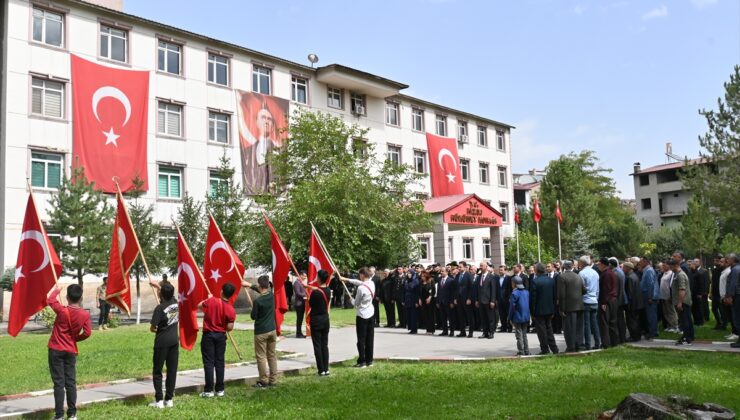 Hizan’da Gaziler Günü dolayısıyla tören düzenlendi