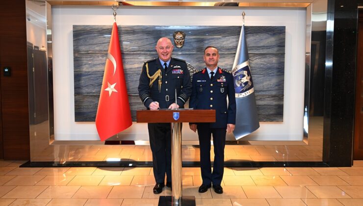 İngiltere Hava Kuvvetleri Komutanı Smyth, Dalkıran’ın davetlisi olarak Karargah’a geldi