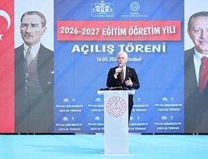 İstanbul Valisi Davut Gül, 2026-2027 eğitim-öğretim yılı açılış törenine katıldı
