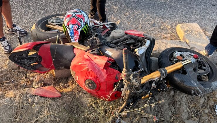 İzmir’de refüje çarpan motosikletin sürücüsü hayatını kaybetti