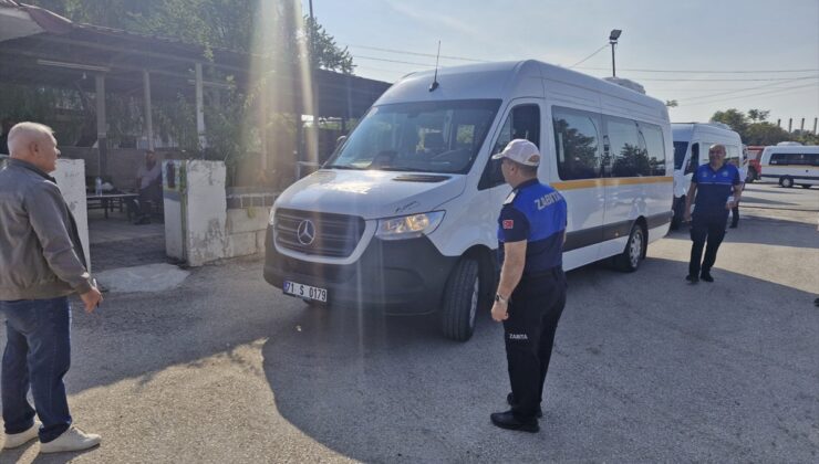 Kırıkkale Belediyesi okul servislerini denetledi, uygunsuz araç sahiplerine ceza kesti