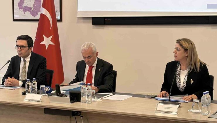 Kırklareli’nde bağımlılıkla mücadele toplantısında Vali Turan UYUMA’ya çağrı yaptı