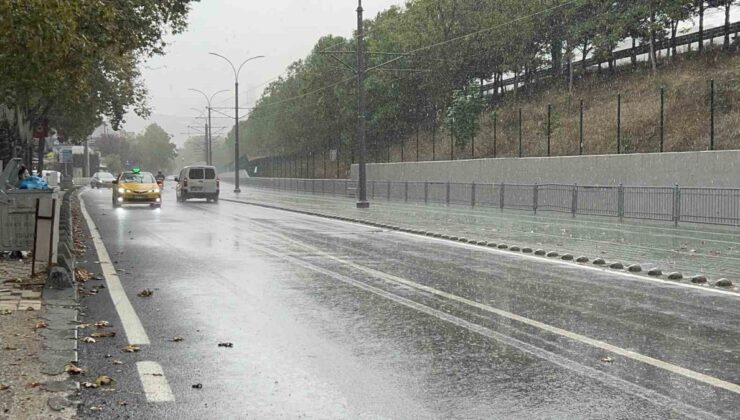 Kocaeli’de sağanak su baskınlarına neden oldu, Valilik sel ve rüzgara karşı uyardı