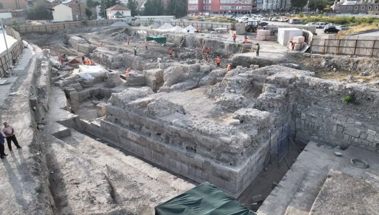 Konya Protokolü Larende Kapısı Kazısını İnceledi