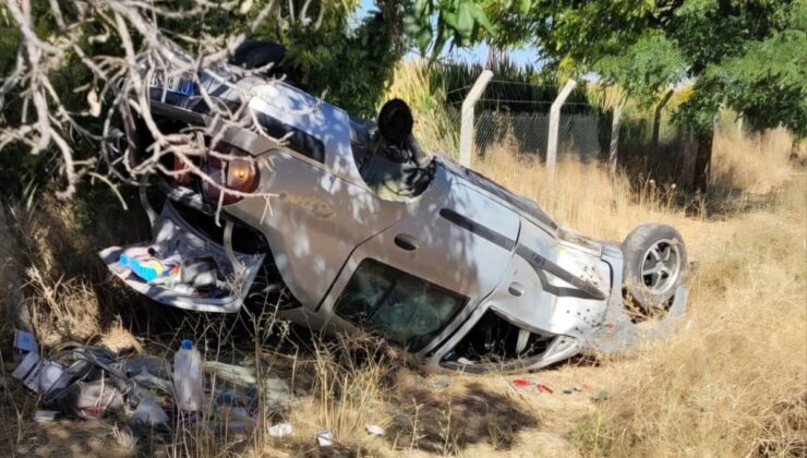 Konya’da devrilen otomobildeki 2 kardeş yaralandı