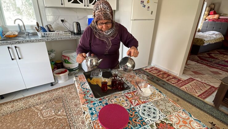 Mersin Erdemli’de 69 yaşındaki Fatma Dinç’e hayırsever desteğiyle yeni ev yapıldı